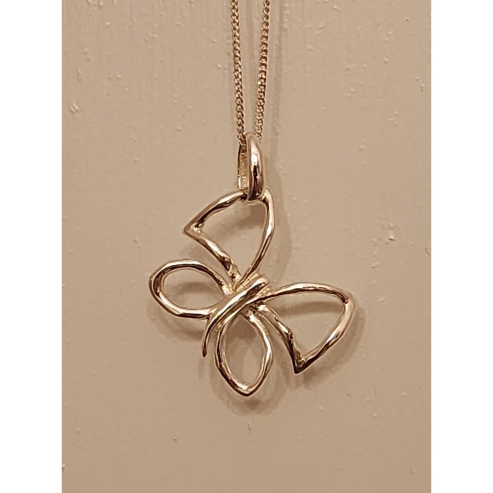 Silver BUTTERFLY Outline Metal Pendant Necklace